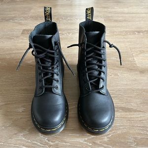 Dr. Martens Pascal Virginia Leather Boots in Black